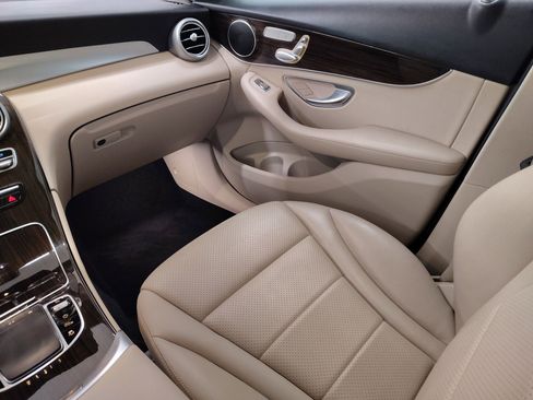 Used 2022 Mercedes-Benz GLC 300 GLC 300 image 27