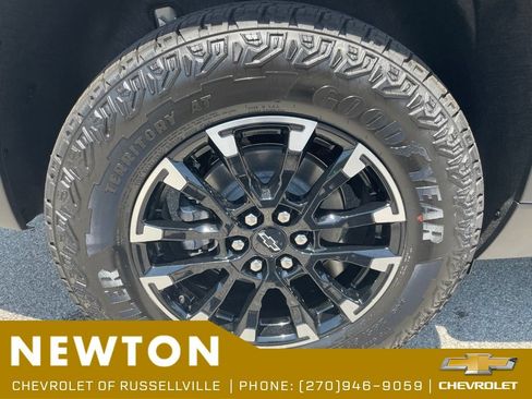 New 2026 Chevrolet Traverse Z71 w/ Driver Confidence Package AWD/4WD image 47