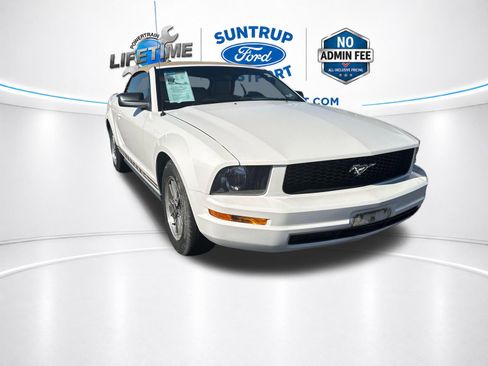 Used 2005 Ford Mustang Convertible RWD image 19