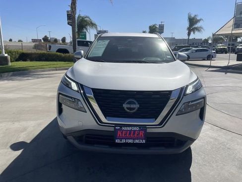 Used 2023 Nissan Rogue SV image 3