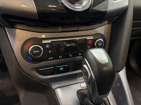 Used 2014 Ford Focus Titanium FWD image 20