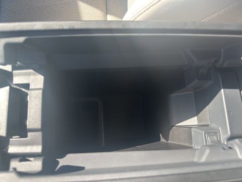 Used 2025 Nissan Rogue SV image 27