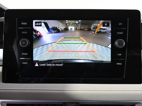 Used 2025 Volkswagen Taos SE AWD/4WD image 29