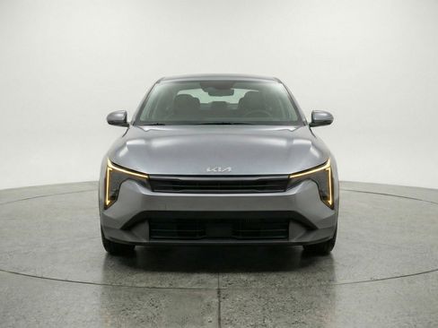 Used 2025 Kia K4 LXS image 2