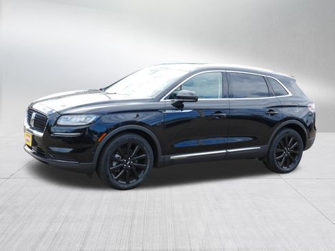 Used 2023 Lincoln Nautilus Reserve w/ Equipment Group 201A AWD/4WD image 3