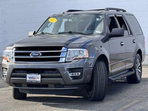 Used 2017 Ford Expedition XLT image 22