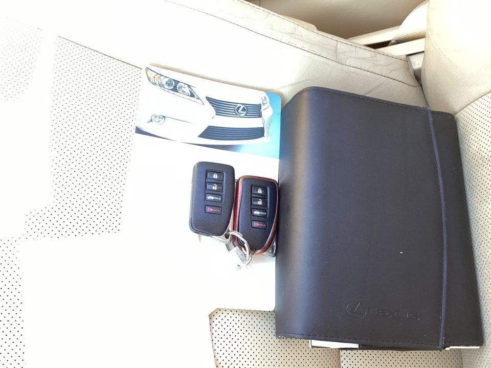 Used 2014 Lexus ES 350 w/ Luxury Package FWD image 38
