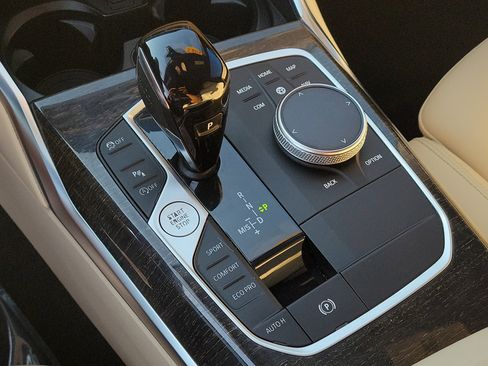 Used 2022 BMW 330i Sedan w/ Driving Assistance Package image 25