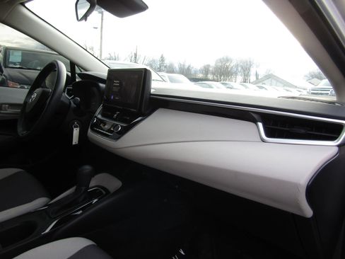 Used 2023 Toyota Corolla LE image 11