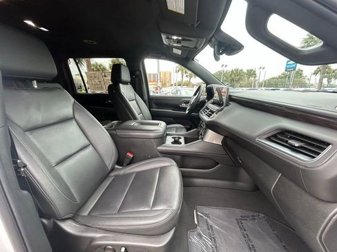 Used 2024 Chevrolet Suburban LT image 23