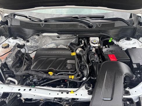 Used 2025 Chevrolet Trax LT w/ LT Convenience Package image 31