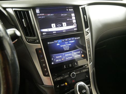 Used 2018 INFINITI Q50 Sport w/ Sensory Package (Sport) AWD/4WD image 22