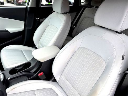 Used 2023 Hyundai Kona SEL image 13