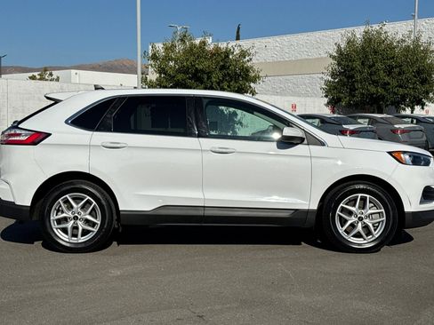 Used 2024 Ford Edge SEL image 3