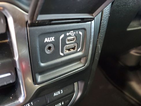 Used 2022 Jeep Gladiator Sport AWD/4WD image 29