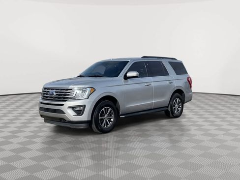 Used 2019 Ford Expedition XLT image 4