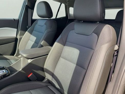 New 2026 Chevrolet Trax LT w/ Driver Confidence Package FWD image 21