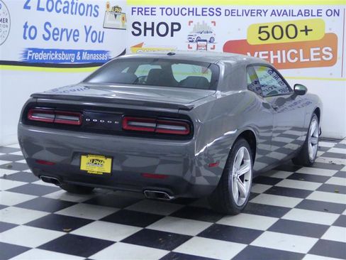 Used 2017 Dodge Challenger R/T image 8