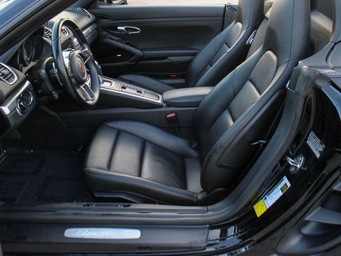 Used 2017 Porsche 718 Boxster S image 17