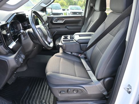Used 2025 Chevrolet Silverado 1500 LT AWD/4WD image 14