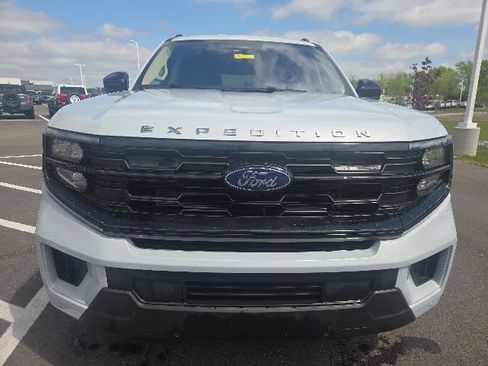 Certified 2025 Ford Expedition Max Active AWD/4WD image 3