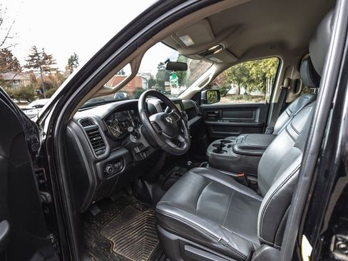 Used 2020 RAM 2500 Tradesman w/ Chrome Appearance Group image 10