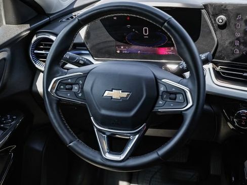 Used 2024 Chevrolet Trax LT w/ Driver Confidence Package FWD image 16