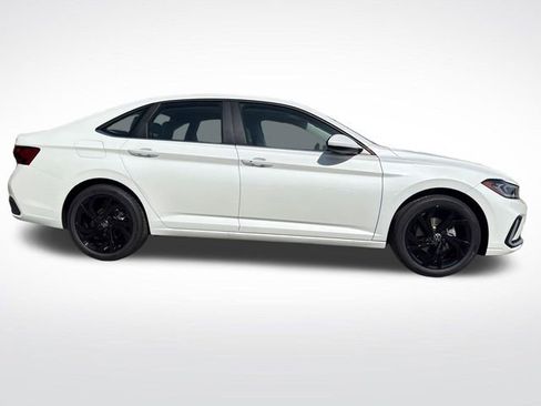 New 2026 Volkswagen Jetta SE FWD image 2