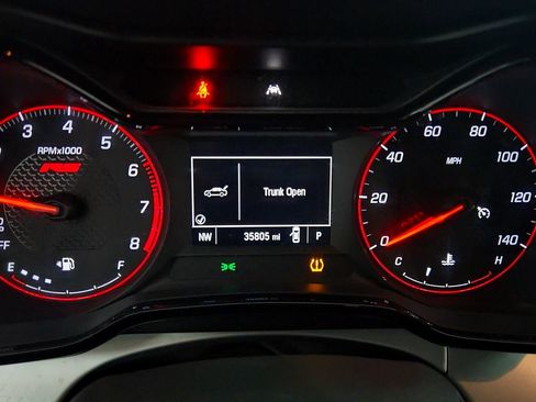 Used 2024 Chevrolet Trax RS FWD image 20