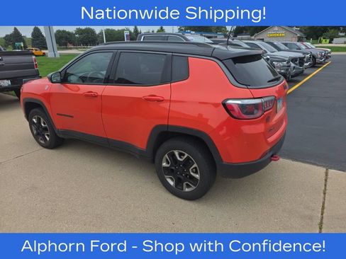 Used 2018 Jeep Compass Trailhawk w/ Leather Interior Group AWD/4WD image 3