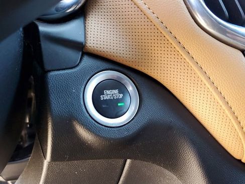 Used 2020 Chevrolet Equinox Premier image 29