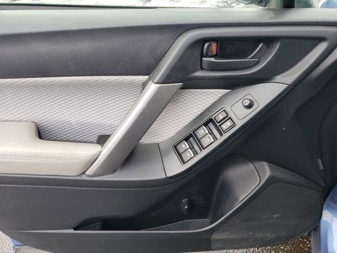 Used 2017 Subaru Forester 2.5i Premium image 11