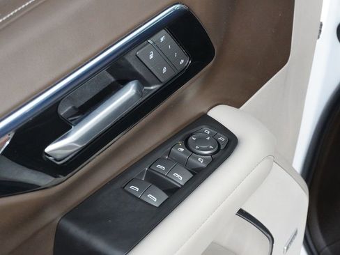 Used 2025 Chevrolet Tahoe LT w/ Comfort Package image 26