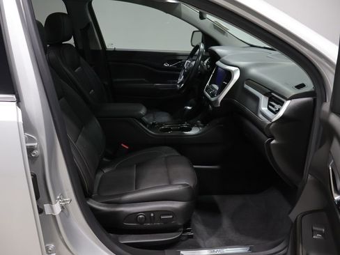 Used 2019 GMC Acadia SLT AWD/4WD image 26