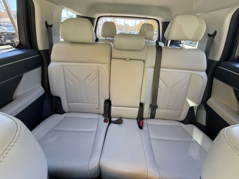 Used 2025 Hyundai Santa Fe SEL image 39