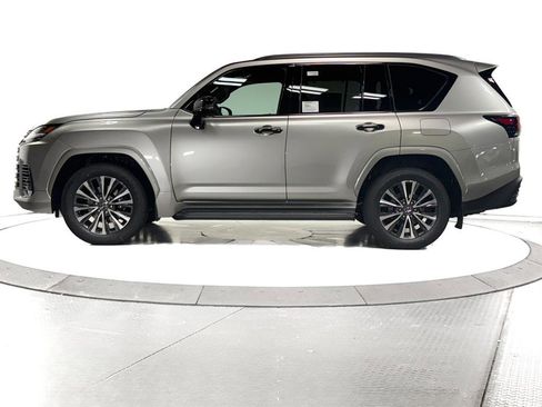 New 2025 Lexus LX 600 4WD w/ Premium Package image 9