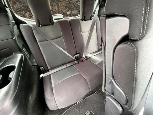 Used 2019 Nissan Pathfinder S image 19