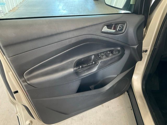 Used 2017 Ford Escape Titanium FWD image 4