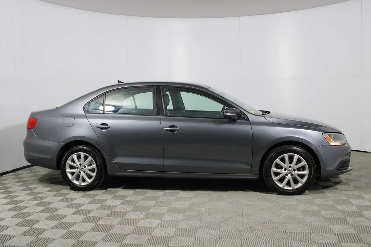 Used 2011 Volkswagen Jetta SE FWD image 26