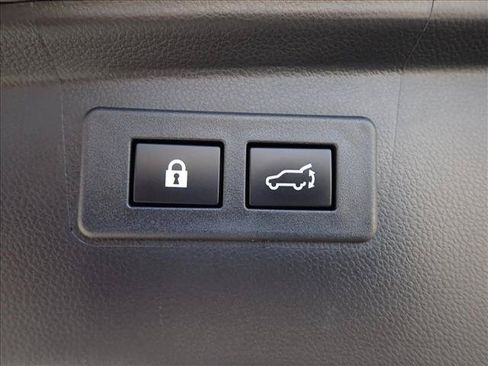 Used 2023 Subaru Outback Premium AWD/4WD image 9