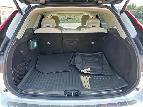 Certified 2025 Volvo XC60 B5 Ultra w/ Protection Package Premier AWD/4WD image 33