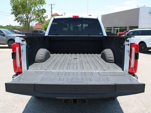 Used 2023 Ford F250 Lariat w/ Lariat Ultimate Package AWD/4WD image 7