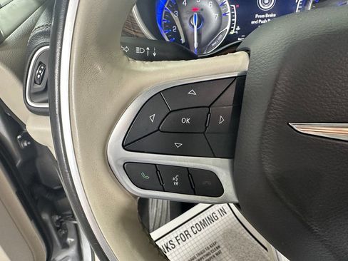 Used 2021 Chrysler Pacifica Limited AWD/4WD image 26