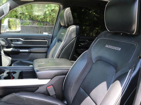 Used 2019 RAM 1500 Laramie AWD/4WD image 16