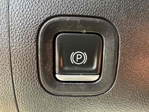 Used 2022 Chevrolet Silverado 1500 RST w/ Z71 Off-Road Package AWD/4WD image 14