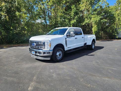 Certified 2024 Ford F350 XLT image 1