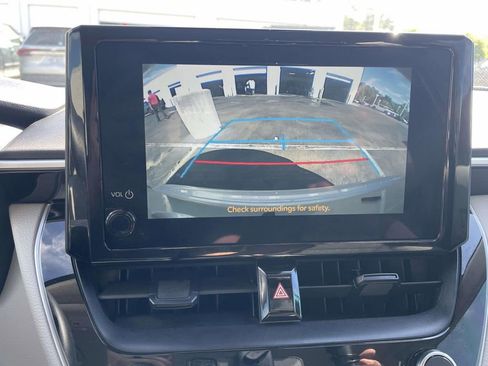 Used 2025 Toyota Corolla LE image 38