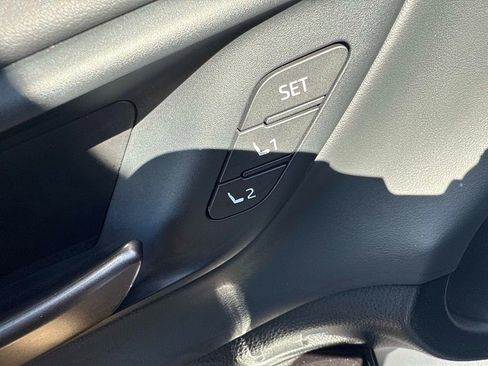 Used 2024 Toyota Crown Limited image 18