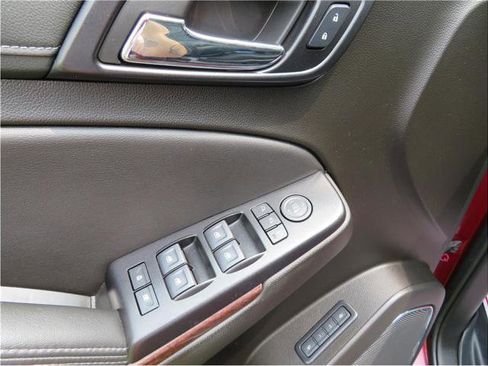 Used 2020 GMC Yukon SLT w/ Open Road Package image 39