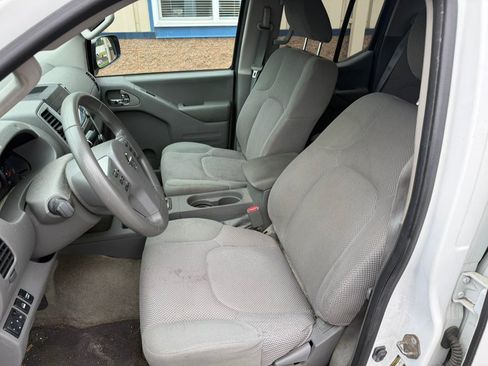 Used 2016 Nissan Frontier SV AWD/4WD image 7